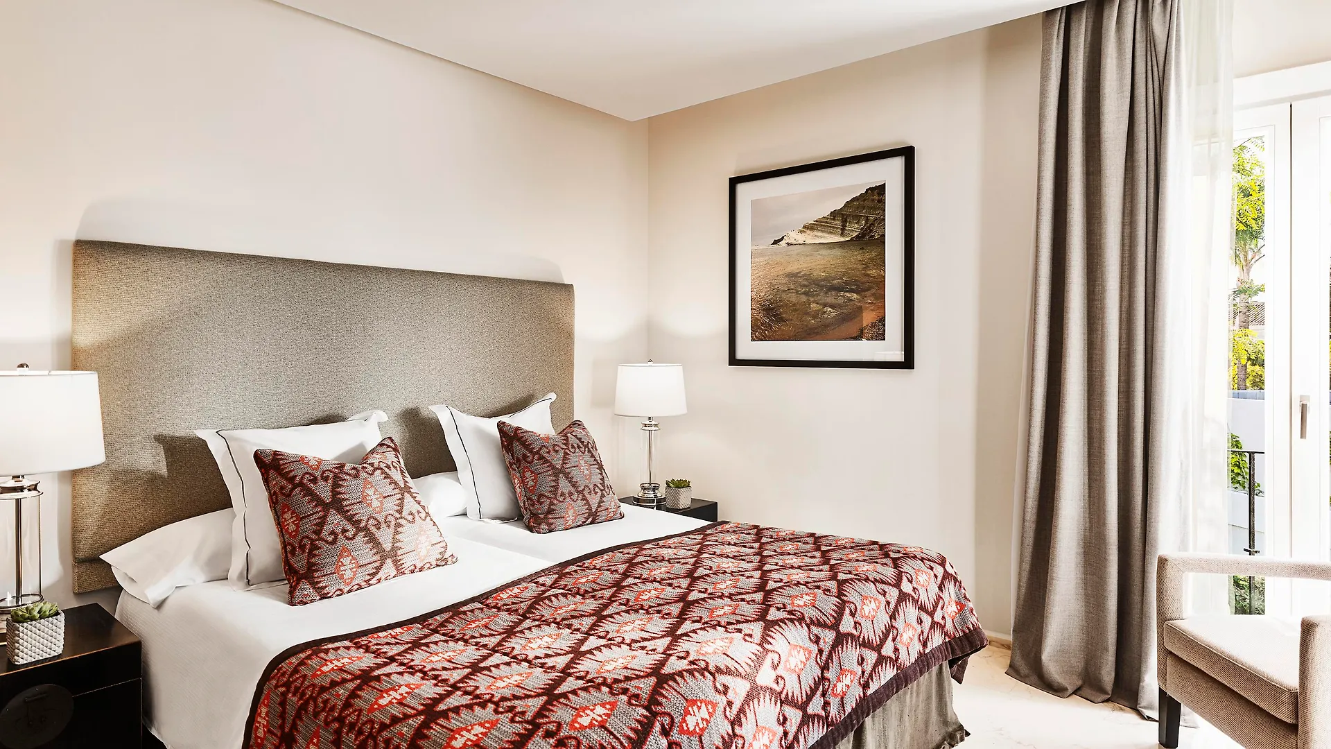 Puente Romano Beach Resort ماربيا فندق