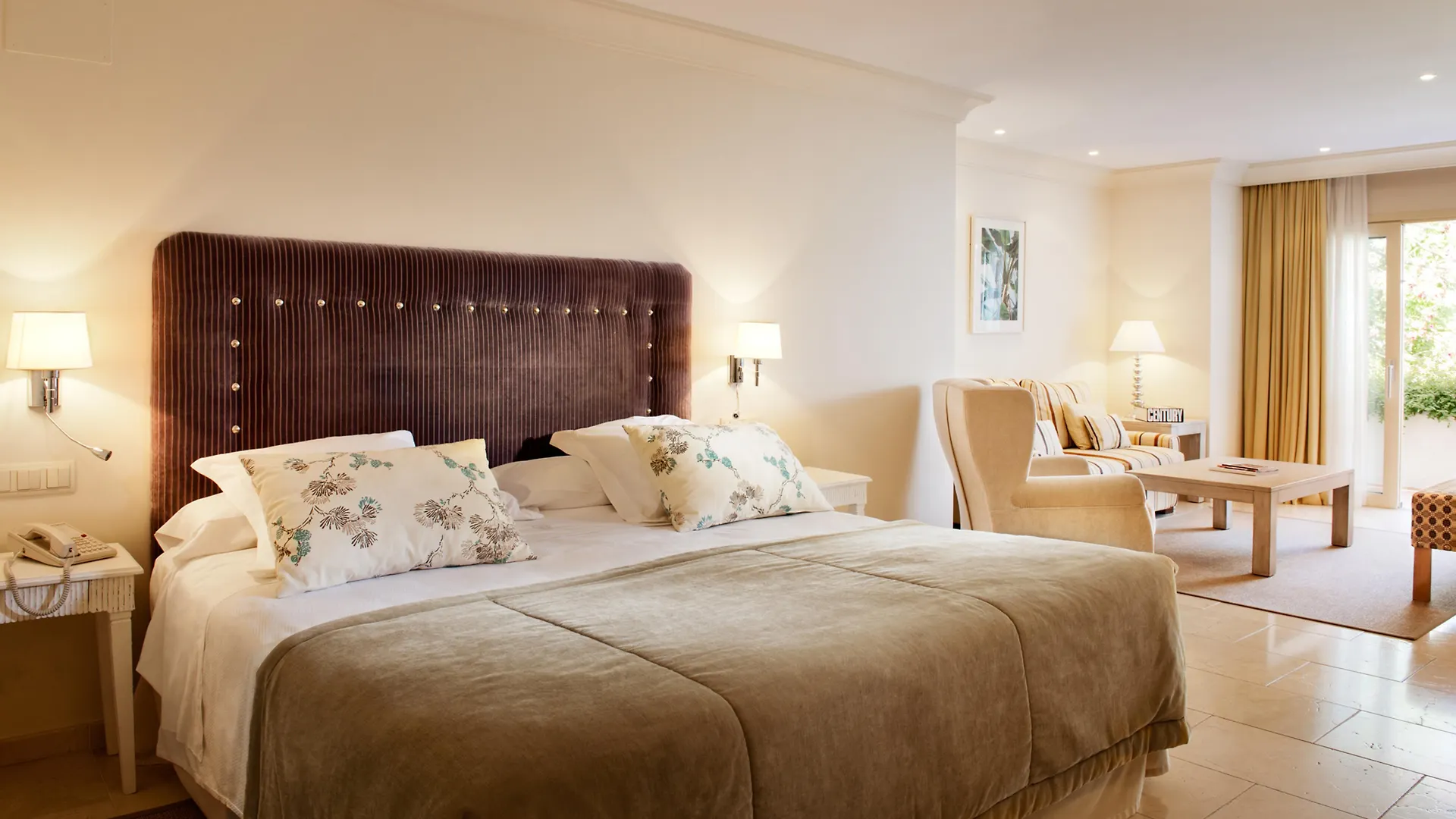 ***** فندق Puente Romano Beach Resort ماربيا إسبانيا